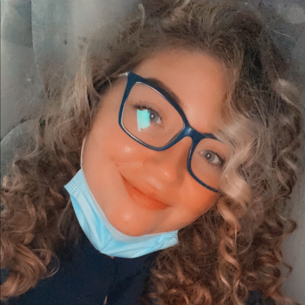 Meet your Posher, Riley